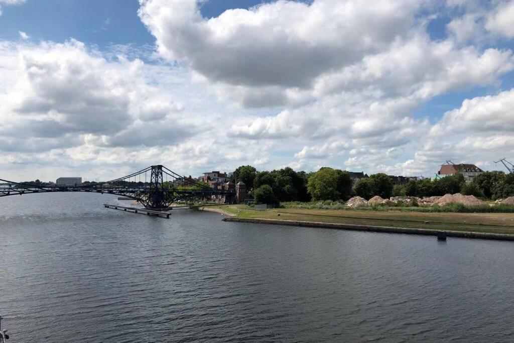Wilhelms Havenkoje - Gemuetliches Innenstadtappartment Wilhelmshaven Bagian luar foto